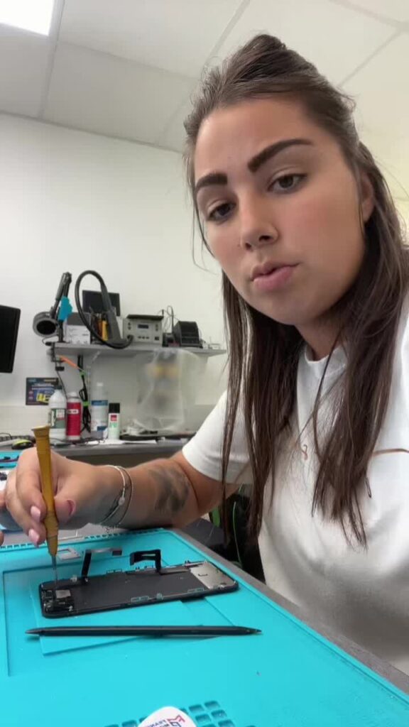Même lorsque le technicien est en vacances  Nous assurons l...